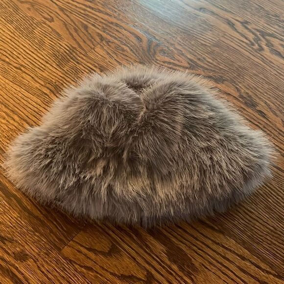 Anthropologie Faux-Fur Pillbox Hat
Helen Moore main image 4